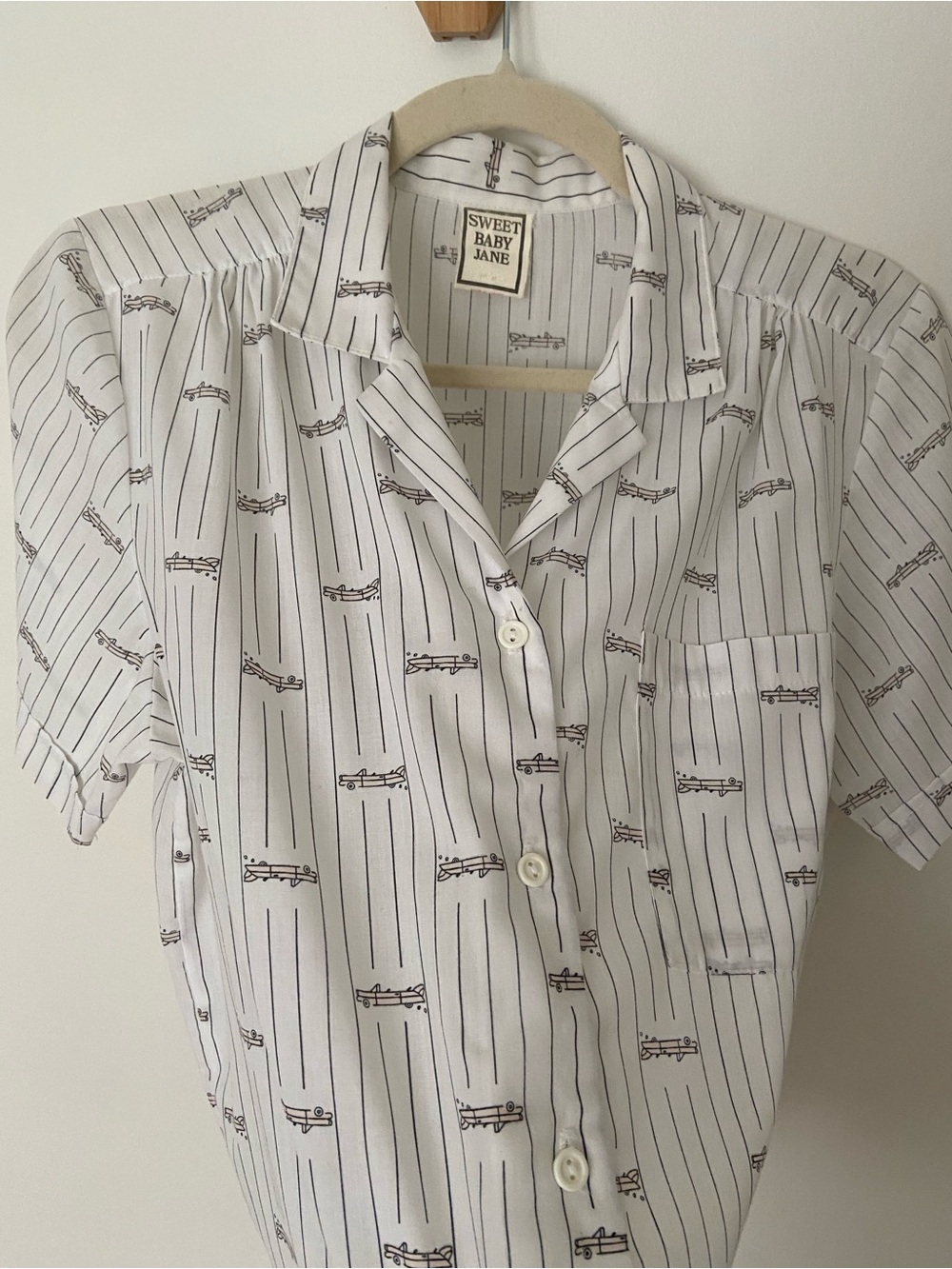 Sweet Baby Jane White Short-Sleeve Button-Down Shirt with Stripe Print